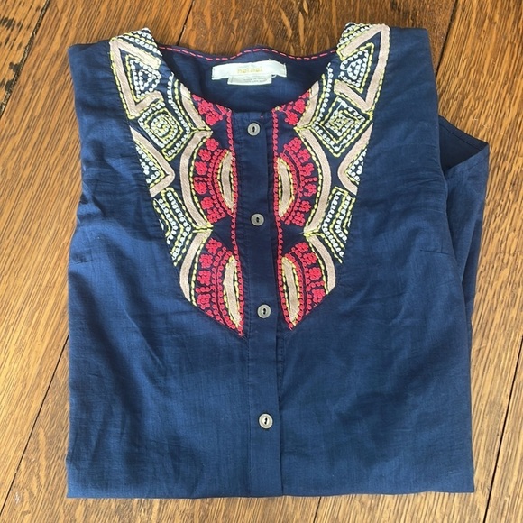 Anthropologie Tunic with Beautiful Embroidery 🧵 on Front - size 0 - Picture 3 of 8